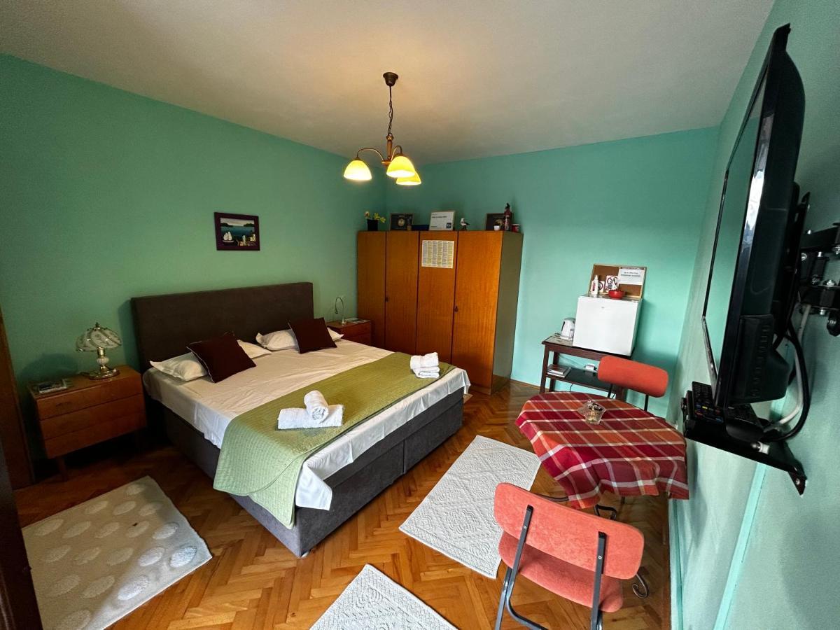 Hotel Soba Za Odmor Nika Kaštela Exterior foto